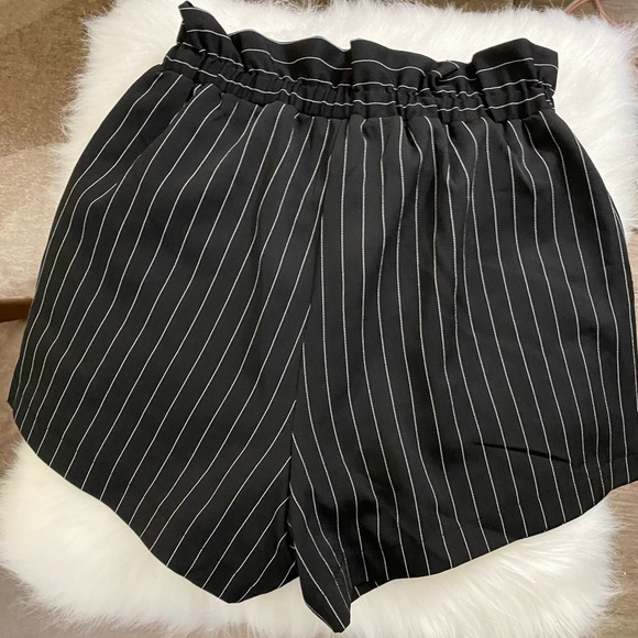 Striped navy shorts - Picture 2 of 8